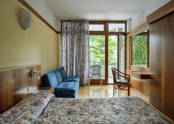 Palme & 3* Garda (Verona)