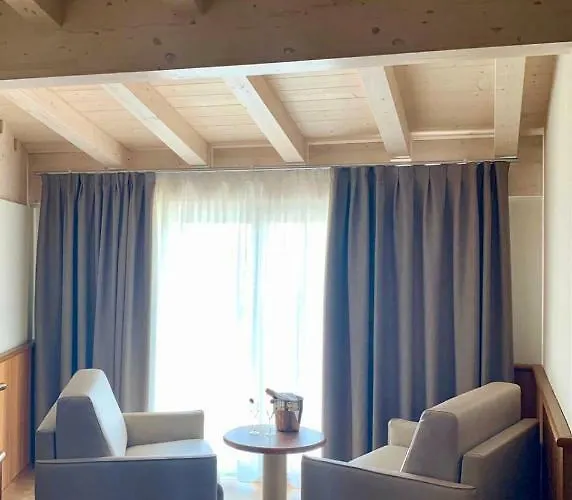 Palme & Hotel Garda (Verona)