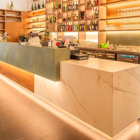 Palme & Ξενοδοχείο Γκάρντα