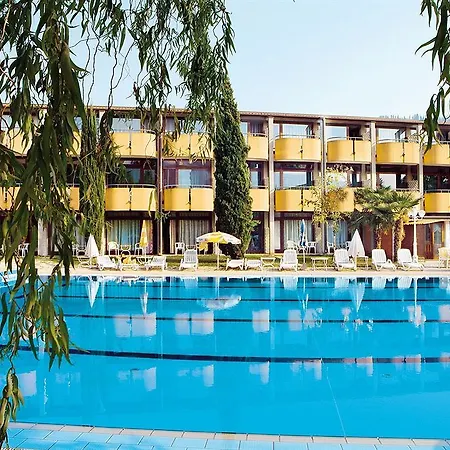 Ξενοδοχείο Palme & 3*