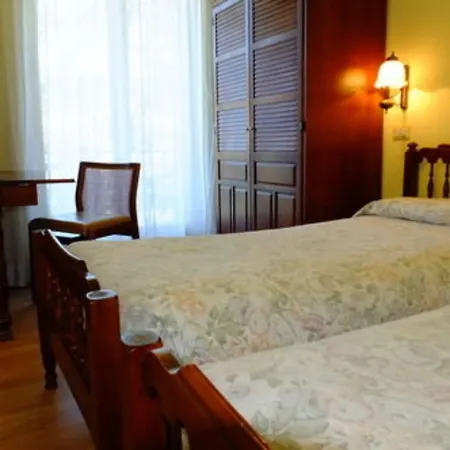 Отель Palme & Гарда