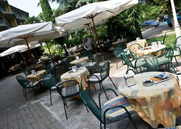 Palme & Hotell Garda (Verona)