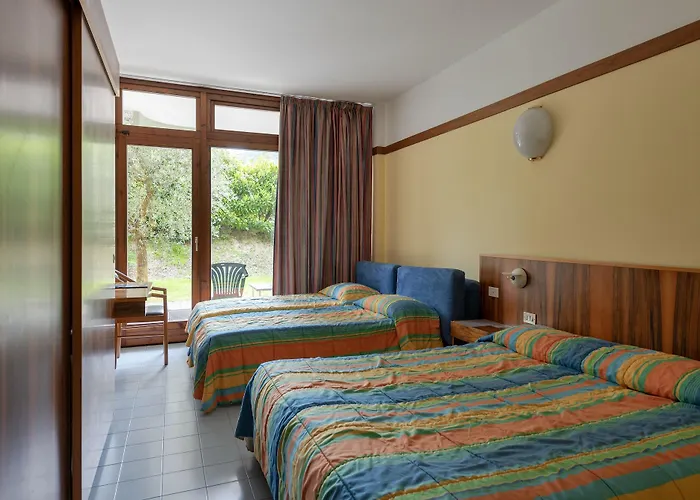 Palme & Отель Гарда